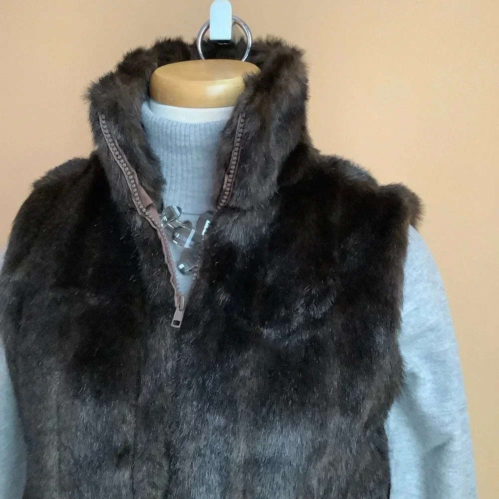 LE CHATEAU Faux Fur Mink Zip Vest Size S - Picture 6 of 15